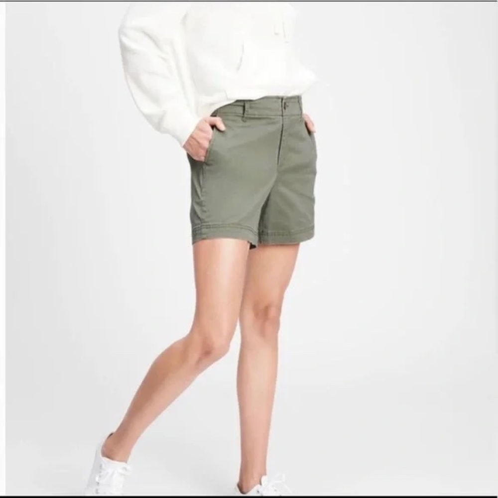 Gap Chino Shorts Army Green Size 4